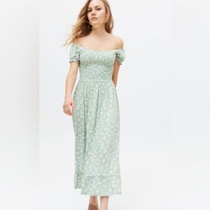 Urban Outfitters Tessie Smock Sleeve MIDI Dress